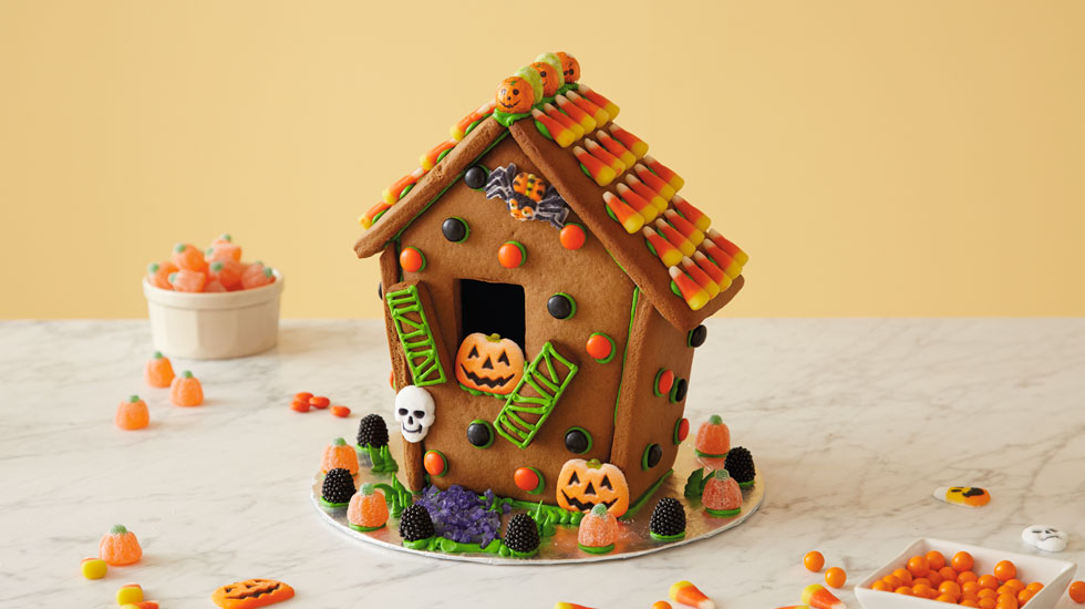 Spooky (And Delicious) Haunted Gingerbread Houses -Beau-coup Blog